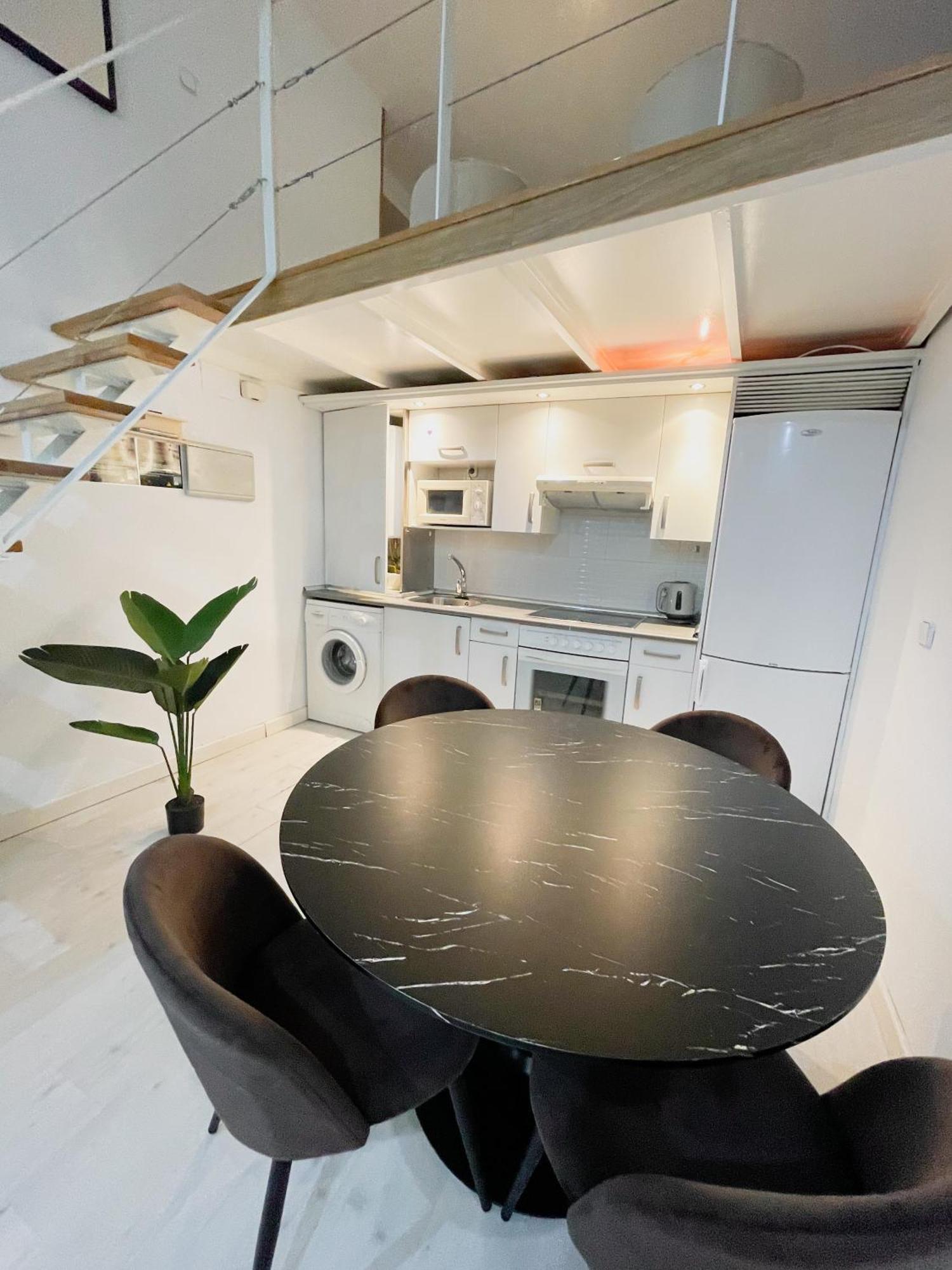 Апартаменти Carretas Duplex Interior Мадрид Екстер'єр фото